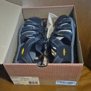 KEEN Men's Black Sandals Clearwater Cnx Sz 10.5